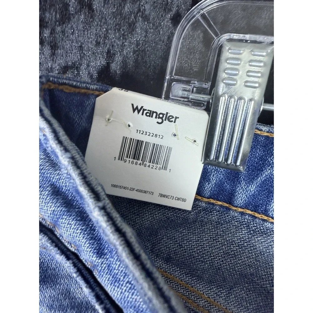 Wrangler Mom Straight High Rise Blue Jeans Womens 35x28 Denim Distressed‎ NWT